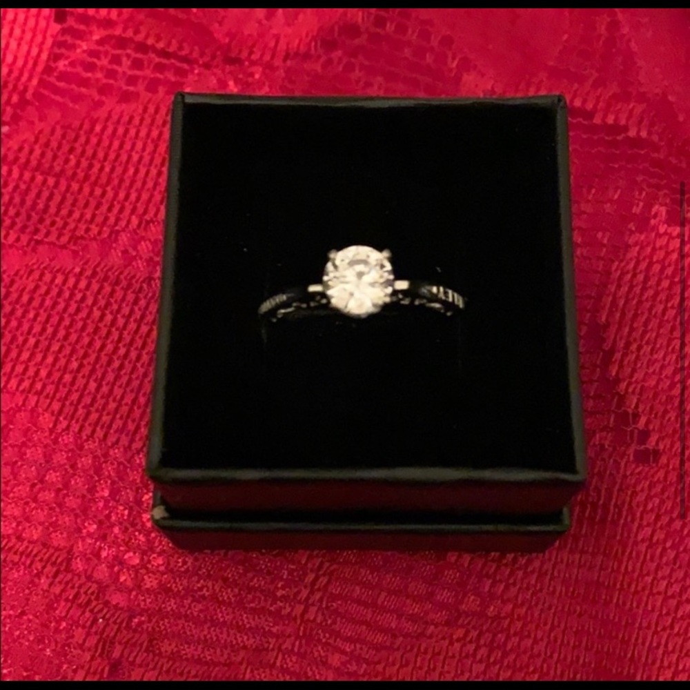🌹HD Diamond like ring - Picture 4 of 7